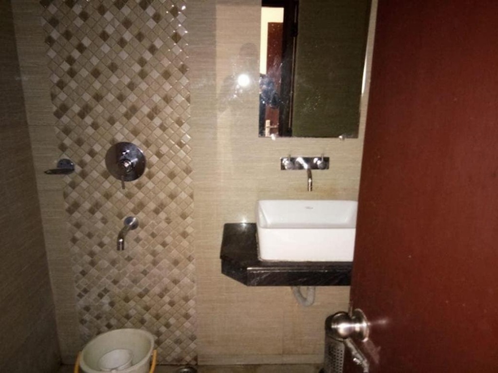 Room image 4